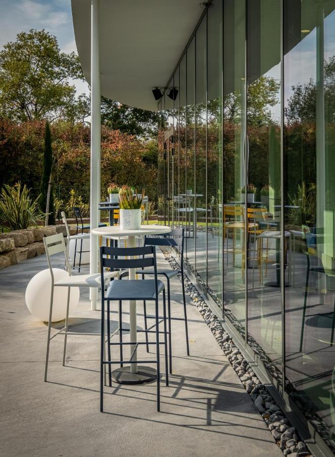 Golden Tulip Lyon Ouest Techlid Hotel & Spa Limonest Exterior foto