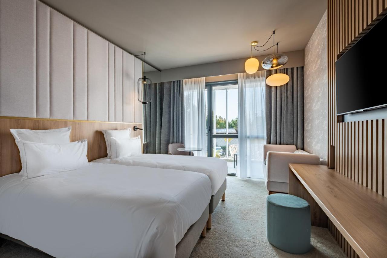 Golden Tulip Lyon Ouest Techlid Hotel & Spa Limonest Habitación foto