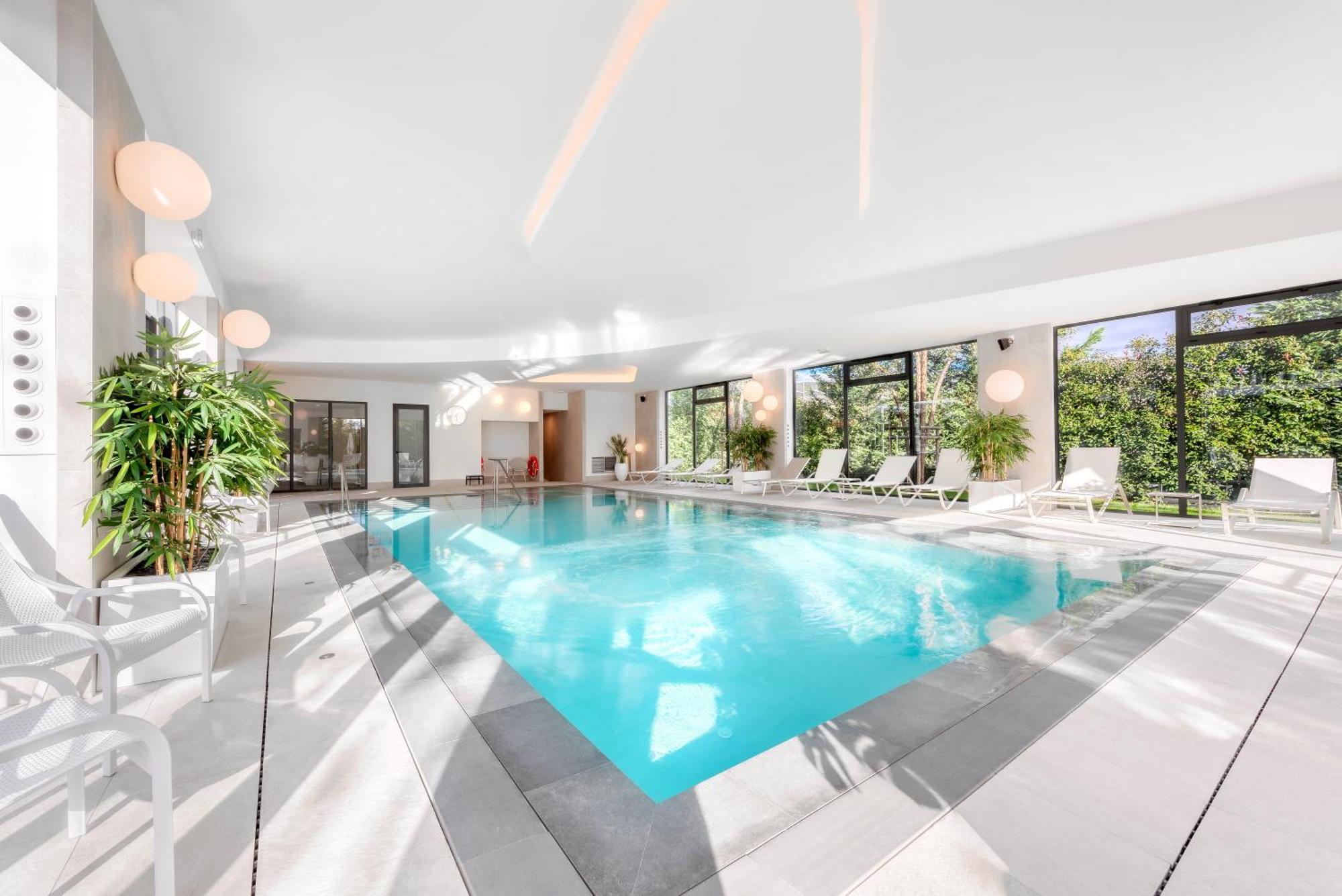 Golden Tulip Lyon Ouest Techlid Hotel & Spa Limonest Exterior foto