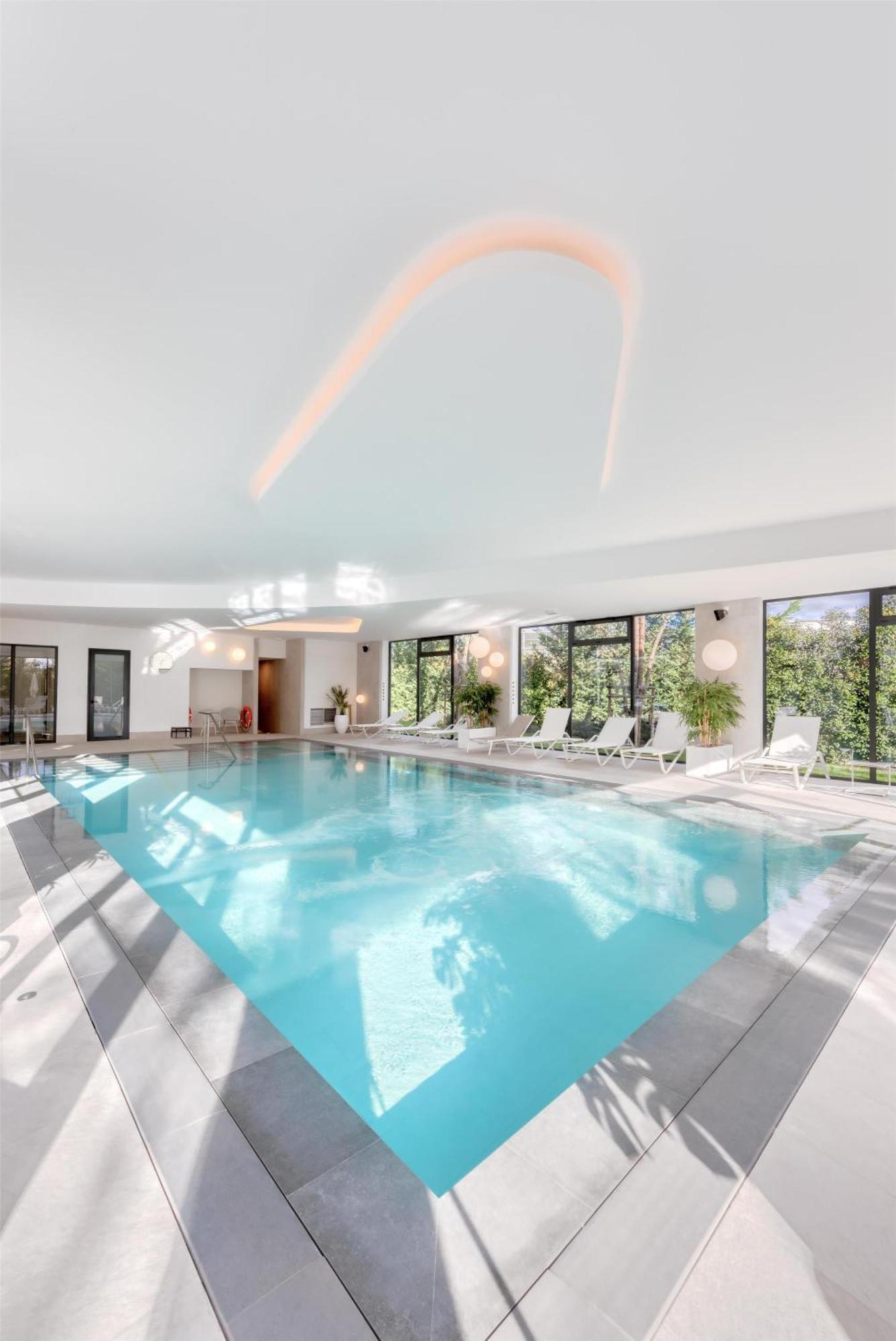 Golden Tulip Lyon Ouest Techlid Hotel & Spa Limonest Exterior foto